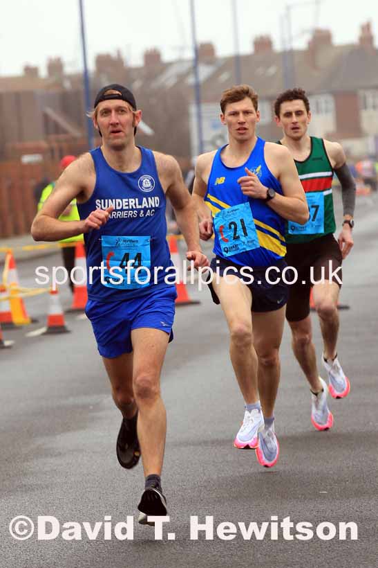 Senior mens 12 Stage 2023 Northern Mens 12 stage and Womens 6 Stage Relays and Young Athletes, Redcar. Photo: David T. Hewitson/Sports for All Pics